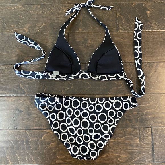 Victoria Secret Bikini - Picture 2 of 3